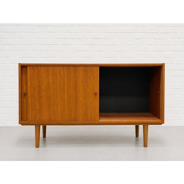 Mid Century Modern Oak Sliding Door Credenza – Danish Modern Storage Cabinet, C. 1960’s For Sale - Image 4 of 12