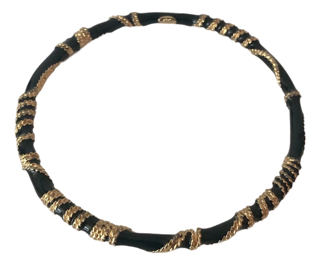 1980s Joan Rivers Black Enamel & Gold Rope Bangle Bracelet  display picture 3