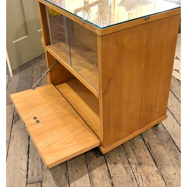Mid Century Art Deco Rolling Bar Cart With Drop Front and Glass Bar Storage on the Reverse. For Sale - Image 9 of 10