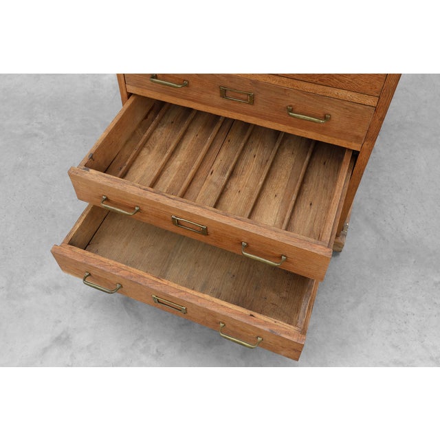Industrial Oak Filing Cabinet with Brass Handles, United Kingdom, 1920s For Sale - Image 11 of 15