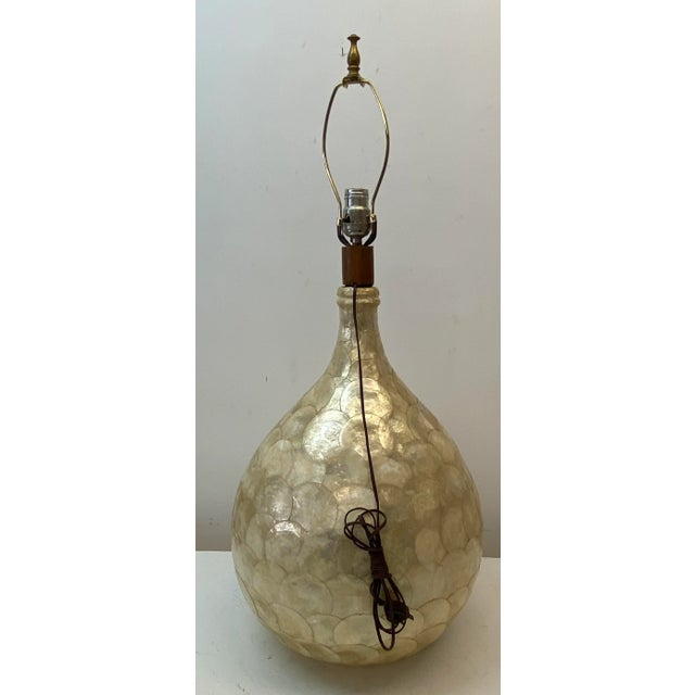 Mediterranean Vintage Capiz Shell Table Lamp C.1970 For Sale - Image 3 of 8