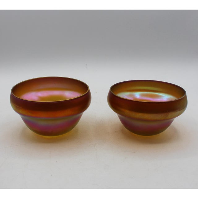 Circa 1910 American Set of Four Quezel Iridescent Gold Art Glass Finger Bowls and Undertrays For Sale - Image 10 of 13