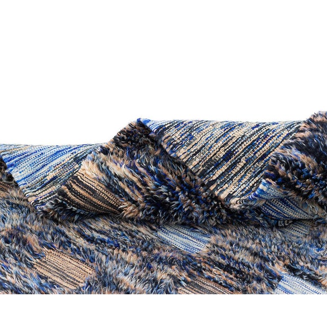Two-Tone Ombré Diamond Hand-Knotted Wool Rug | 9'9" X 6'11" | One of a Kind For Sale - Image 4 of 7