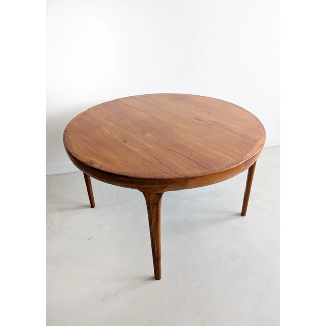 Extendable Dining Table by Ib Kofod-Larsen for Faarup Møbelfabrik, 1960s For Sale - Image 10 of 10