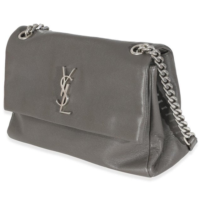 Minor signs of use at exterior and interior. Minor scratches at hardware. Item #: 147550 Exterior Material: Leather MSRP:...