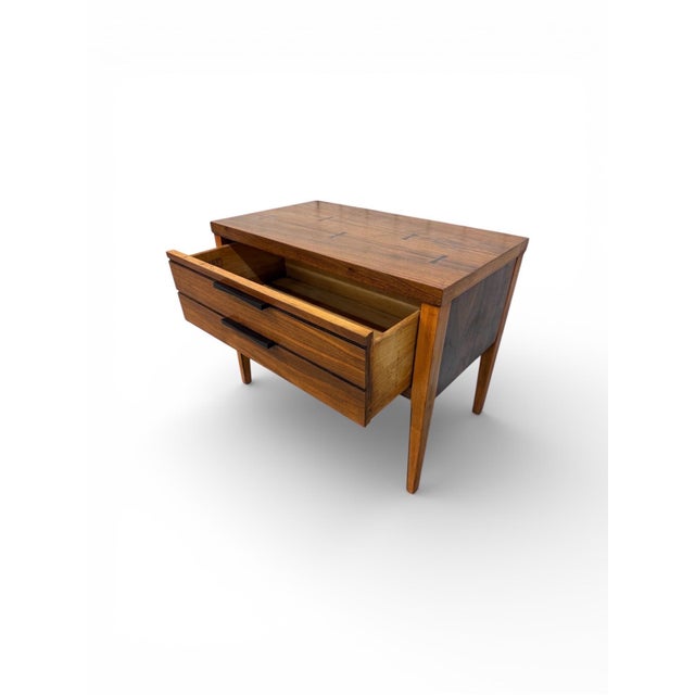Mid-Century Modern Lane Tuxedo Walnut Nightstands - Set of 2 For Sale In Philadelphia - Image 6 of 7
