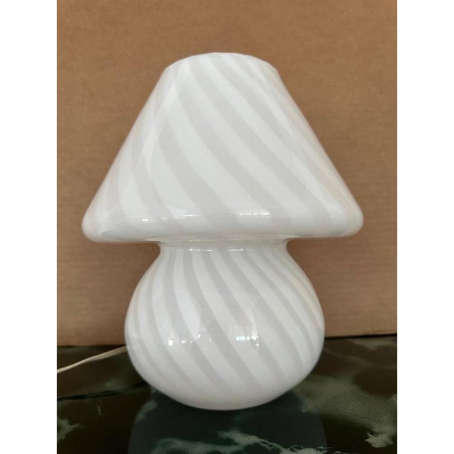 White Large Swirl White Murano Glass Mushroom Table Lamp, 1970s For Sale - Image 8 of 8
