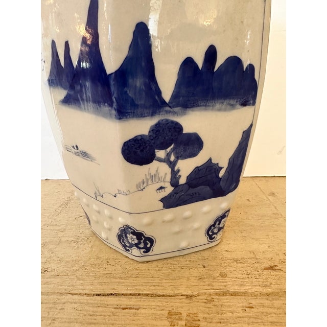 1970s Chinese Blue & White Ceramic Garden Seat End Table For Sale - Image 5 of 6