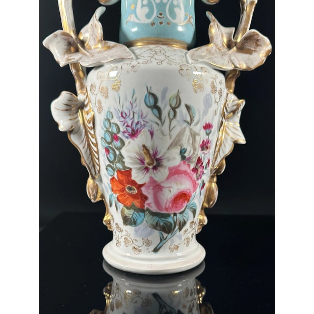 French Late 19th Century Old Paris Porcelain Handled Vase For Sale - Image 3 of 11