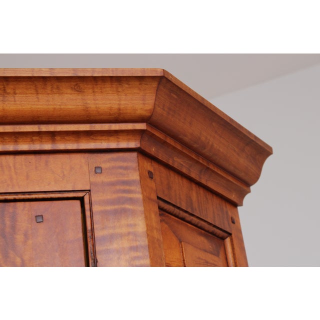 Brown David Smith Tiger Maple 2 Piece Country Corner China Cabinet For Sale - Image 8 of 18
