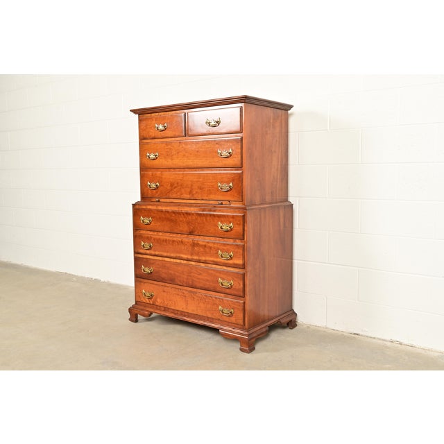 English L. & J. G. Stickley Georgian Solid Cherry Wood Eight-Drawer Highboy Dresser, 1957 For Sale - Image 3 of 15