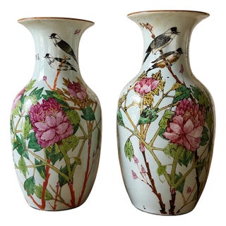 Large Chinese Porcelain Vases with Floral and Bird Decoration, 1800s, Set of 2 For Sale
