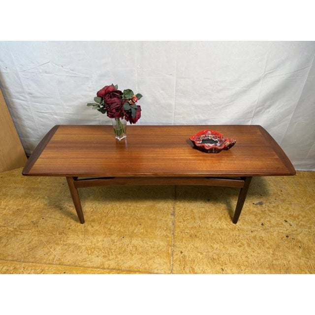 G-Plan Brasilia Coffee Table in Teak England Viktor Wilkins Brasilia Range 1960s This elegant mid-century coffee table —...