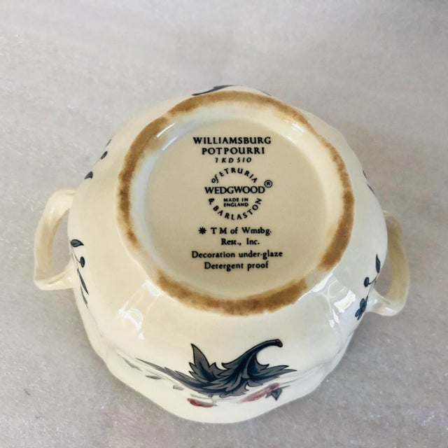 1980s Vintage Wedgwood Williamsburg Lidded Sugar Bowl & Creamer Set- 2 Pieces For Sale - Image 5 of 7