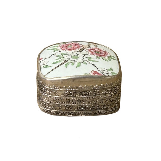 Chinese 3.5" Chinese Old White Base Pink Flower Graphic Porcelain Art Pewter Box For Sale - Image 3 of 7