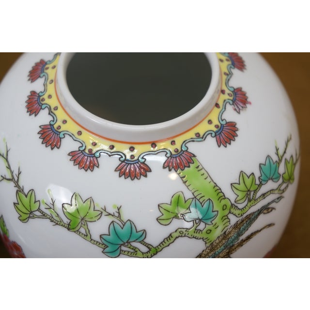 White Late 20th Century Chinese Chinoiserie White Porcelain Peacock Ginger Jar Tea Caddy Urns - a Pair For Sale - Image 8 of 13