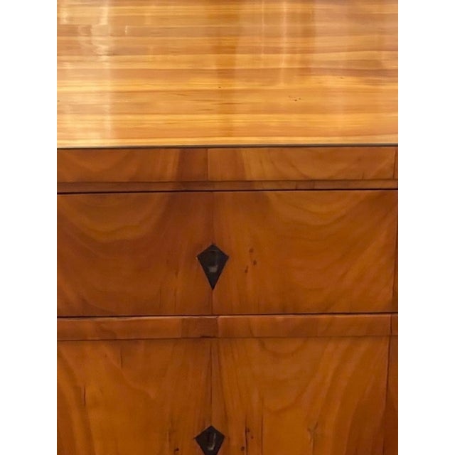 Fine 19th C German Biedermeier Walnut Commode For Sale - Image 4 of 10