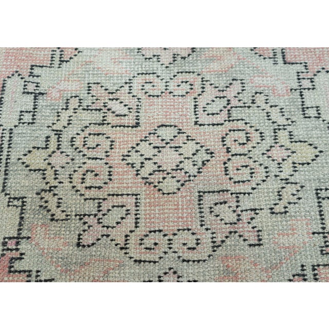 Turkish Vintage Rug 2'7" x 9'7" #19814 For Sale - Image 4 of 8