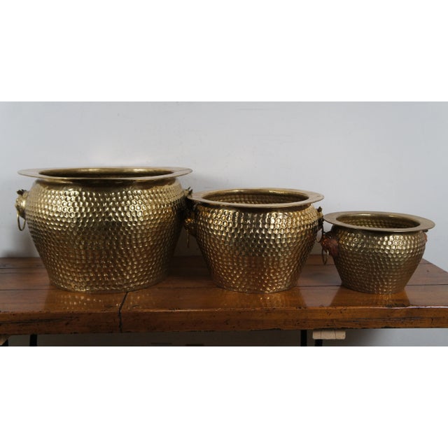 Mid 20th Century Vintage Chinese Hammered Brass Nesting Foo Dog Planters Jardinieres Cachepots- Set of 3 For Sale - Image 5 of 12