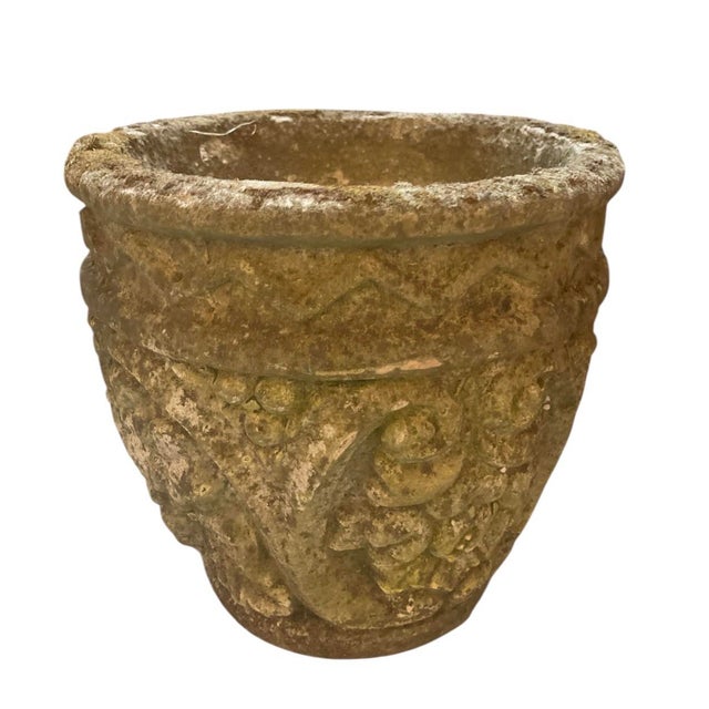 English 1980s Pair of Rustic Weathered Cast Stone Garden Planters For Sale - Image 3 of 6