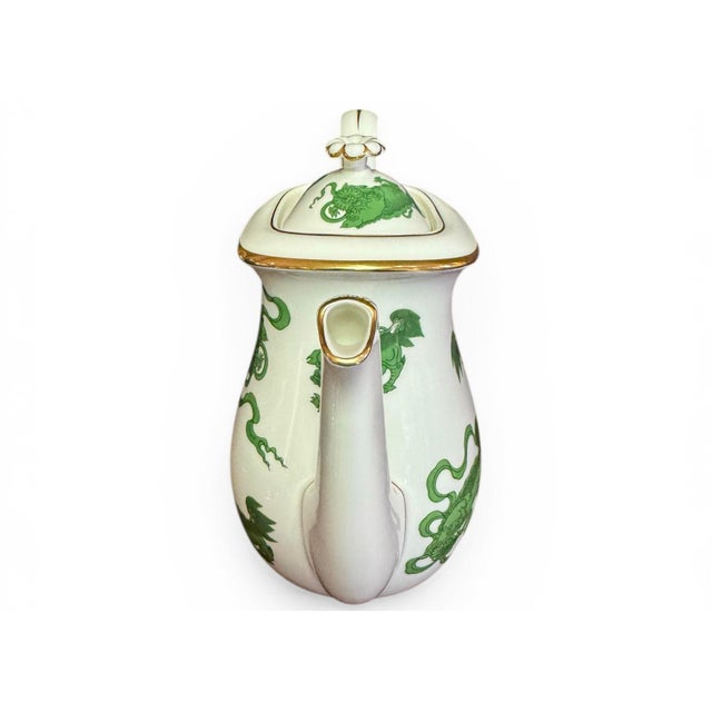 Chinoiserie 20th Century Wedgewood “Chinese Tigers” Bone China Coffeepot - Green For Sale - Image 3 of 9
