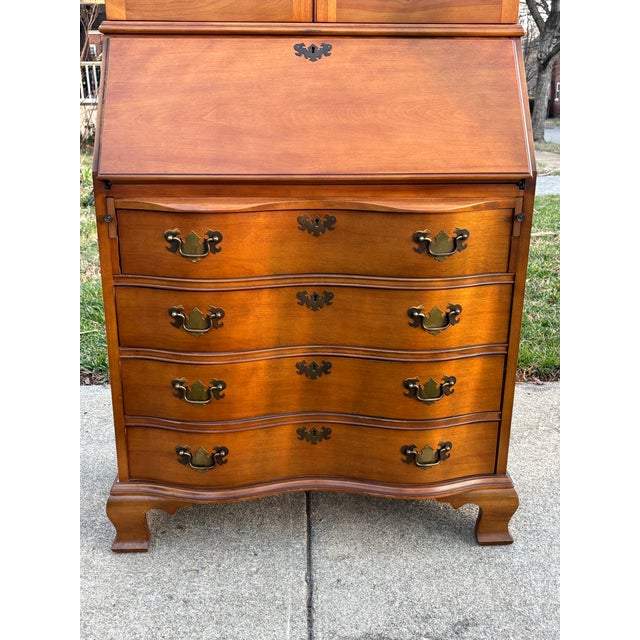 Mid 20th Century Federalist Americana Secretary Desk & Hutch For Sale - Image 9 of 10