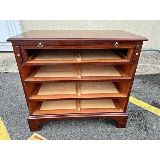 Henkel Harris Late 20th Century Henkel Harris Chippendale Style Solid Mahogany 4 Drawers Bachelor’s Chest. For Sale - Image 4 of 12