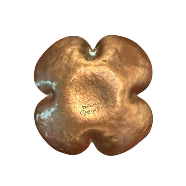 Early 20th Century Vintage Arts & Crafts Hammered Copper Dogwood Blossom / Clover Dish / Vide Poche / Pin Tray For Sale - Image 5 of 6