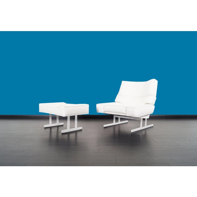 Mid-Century Modern Mid-Century Leather and Chrome Reclining Lounge Chair and Ottoman For Sale - Image 3 of 13