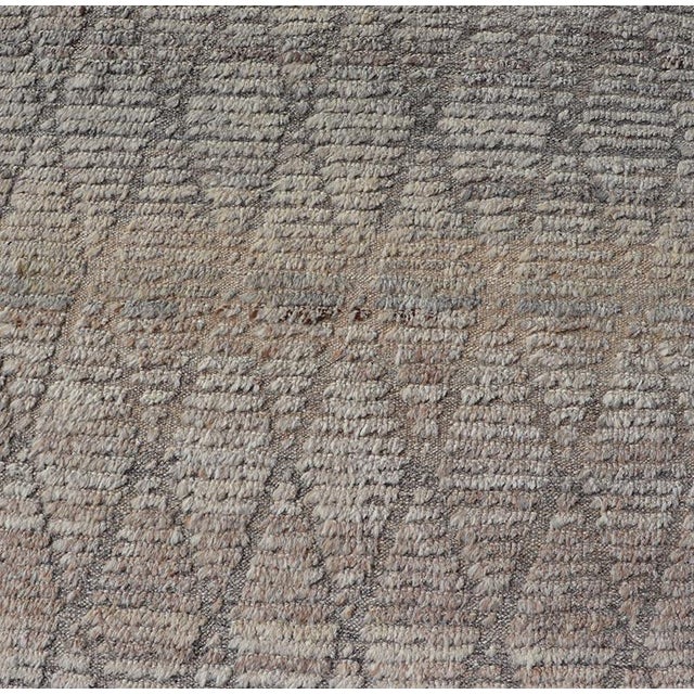 Tribal Modern Hand-Knotted Moroccan Rug With Diamond Design in Gray and Neutral Tones 2'9 X 9'5 For Sale - Image 3 of 11