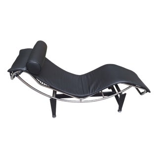Vintage LC4 Lounge Chair by Le Corbusier for Cassina, 1970s For Sale