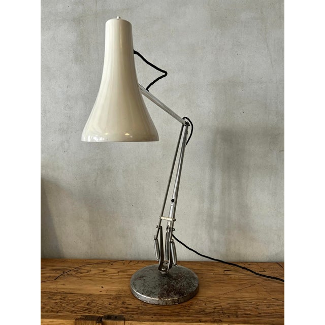 Modern Model 90 Anglepoise Table Lamp by George Carwardine for Herbert Terry & Sons, 1970s For Sale - Image 3 of 11