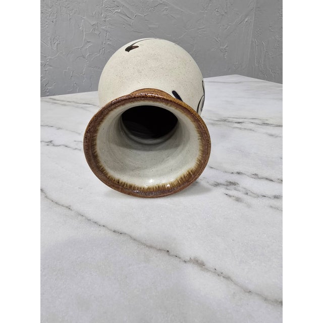 Vintage Mexican Tonalá Stoneware Folk Art Vase – Hand-Painted Bird & Floral Design, 8.5" For Sale - Image 4 of 8