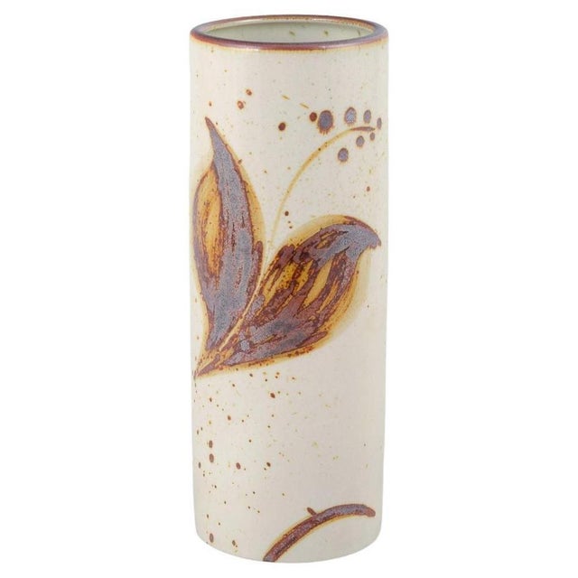 1960s Cylindrical Stoneware Vase with Leaf Motifs by Haico Nitzsche for Søholm, Bornholm, 1960s For Sale - Image 5 of 5