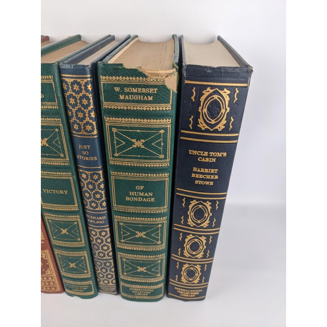 1960s Vintage International Collectors Library Gilt-Bound Classics – Set of 10 For Sale - Image 5 of 17