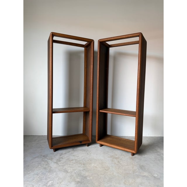 1970’s Mid-Century Modern Wood & Cane Étagère Bookcases – A Pair For Sale - Image 4 of 18