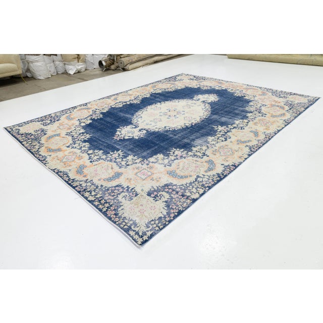 10x13 Antique Persian Kerman Rug - Large Floral Medallion - Navy & Cream For Sale - Image 4 of 11
