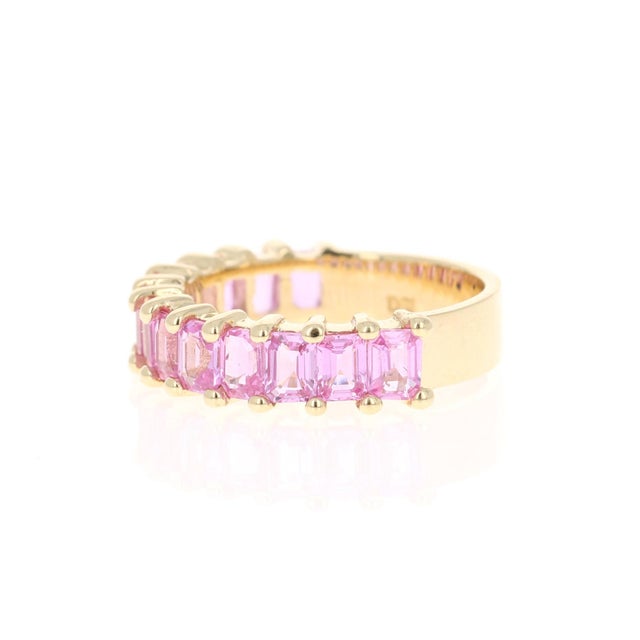 Contemporary 3.45 Carat Pink Sapphire Yellow Gold Ladies Band, Size 7 For Sale - Image 3 of 9