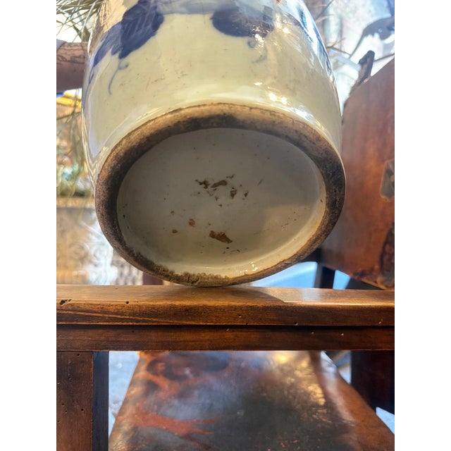 Antique 1950s Traditional Qing Dynasty Style Chinese Porcelain Vase For Sale - Image 4 of 13