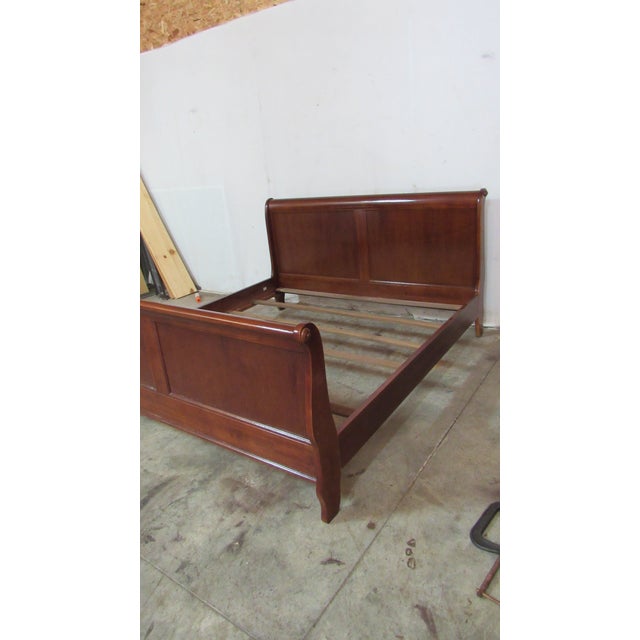 Item: Bombay Bed Details: Bombay Ummarked Great Designer Look/Quality Piece Nice Carvings Mahogany Beautiful Look Rare...