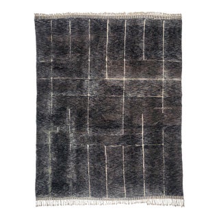 Refined Grid-Pattern Hand-Knotted Moroccan Oversize Wool Rug | 13'1" X 10'6" | One of a Kind For Sale