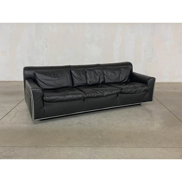 Heli 3-Seater Leather Sofa by Otto Zapf for Knoll, 1980s, in Flawless conditions. Designed 1980 to 1989 This piece has an...