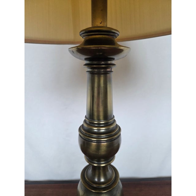 1960s Neoclassical Revival Brass Stiffel Baluster Table Lamp For Sale In Tampa - Image 6 of 10