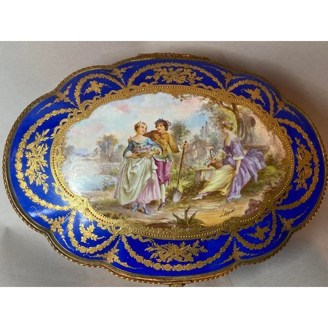 19thC French Sèvres Blue Porcelain Gilt Gallant Scene Box For Sale - Image 12 of 18