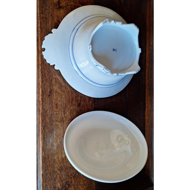 Vintage Oval Serving Bowl with Lid from Meissen, 1970s For Sale - Image 4 of 6