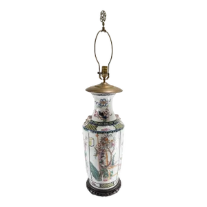 20th Century Chinoiserie Chinese Famille Verte Style Table Lamp