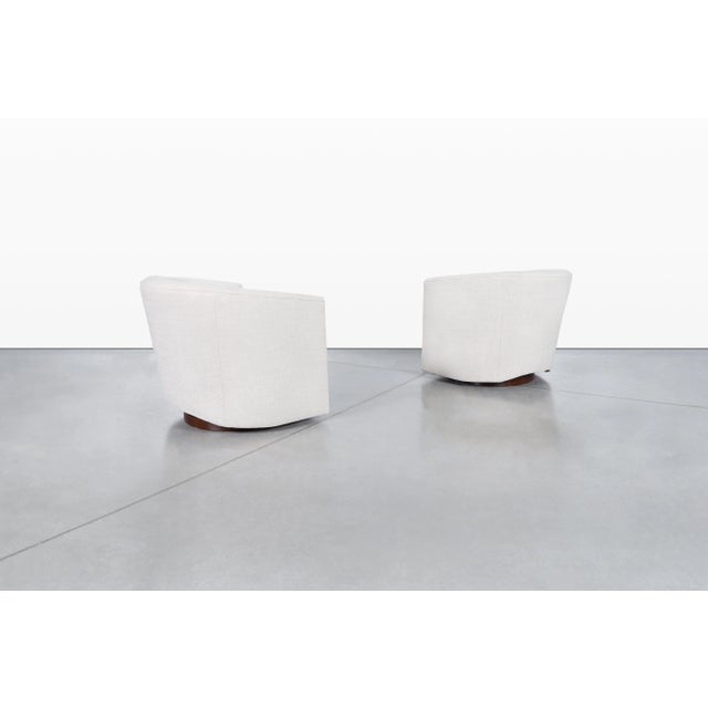 Mid-Century Modern Barrel Walnut Swivel Lounge Chairs After Milo Baughman, 1960s For Sale In Los Angeles - Image 6 of 12