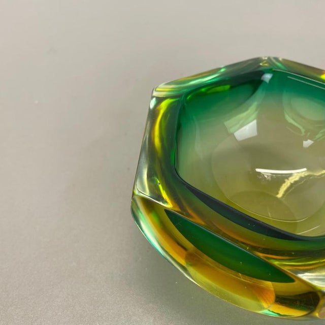 Glass Murano Green Glass Sommerso Block Cube Ashtray from Flavio Poli, Italy, 1970s For Sale - Image 7 of 18