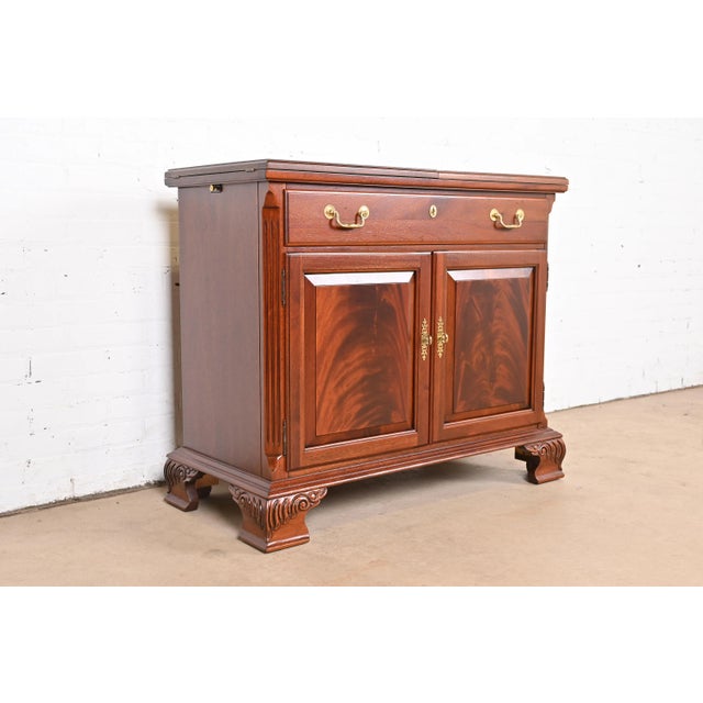 Thomasville Thomasville Georgian Flame Mahogany Flip Top Server or Bar Cabinet, Newly Refinished For Sale - Image 4 of 12