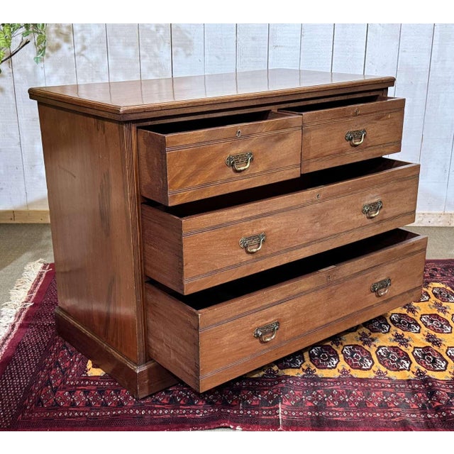 19th Century Victorian Mahogany Chest of Drawers For Sale - Image 3 of 16